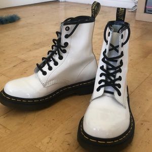 EXCELLENT CONDITION Doc Martens White Boots